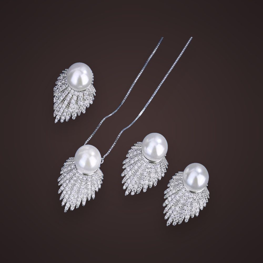 Pearl Plume — Silver