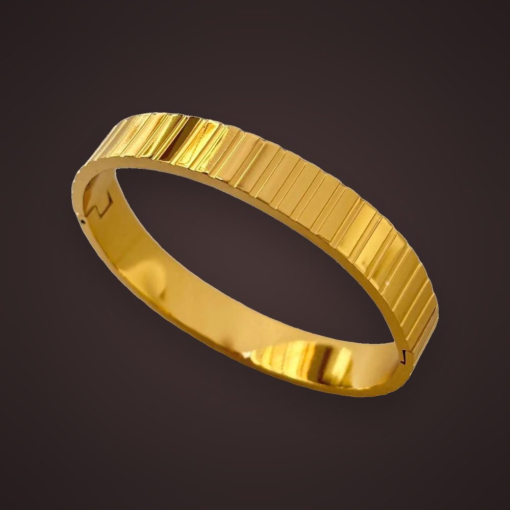 Ribbed Gold Bangle